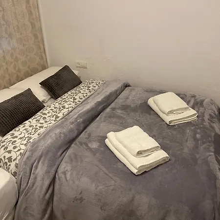 Brisas Apartment *